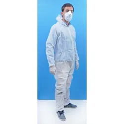 Combinaison avec zip et capuche