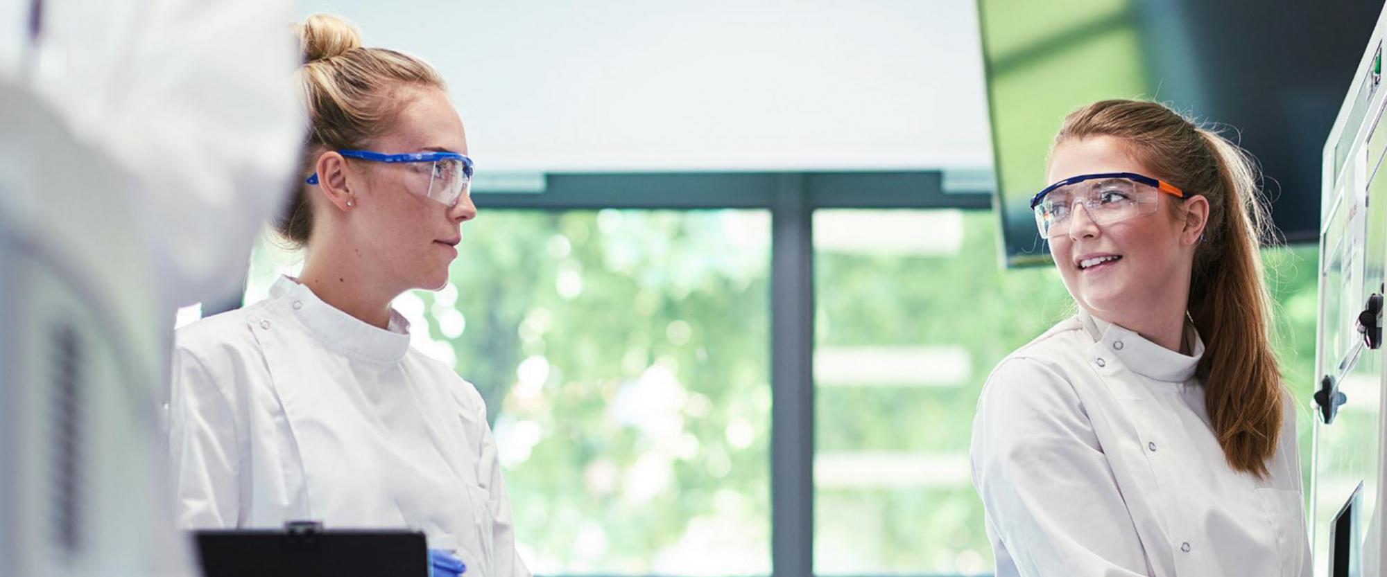 hotte à filtration pour expériences chimiques des étudiants